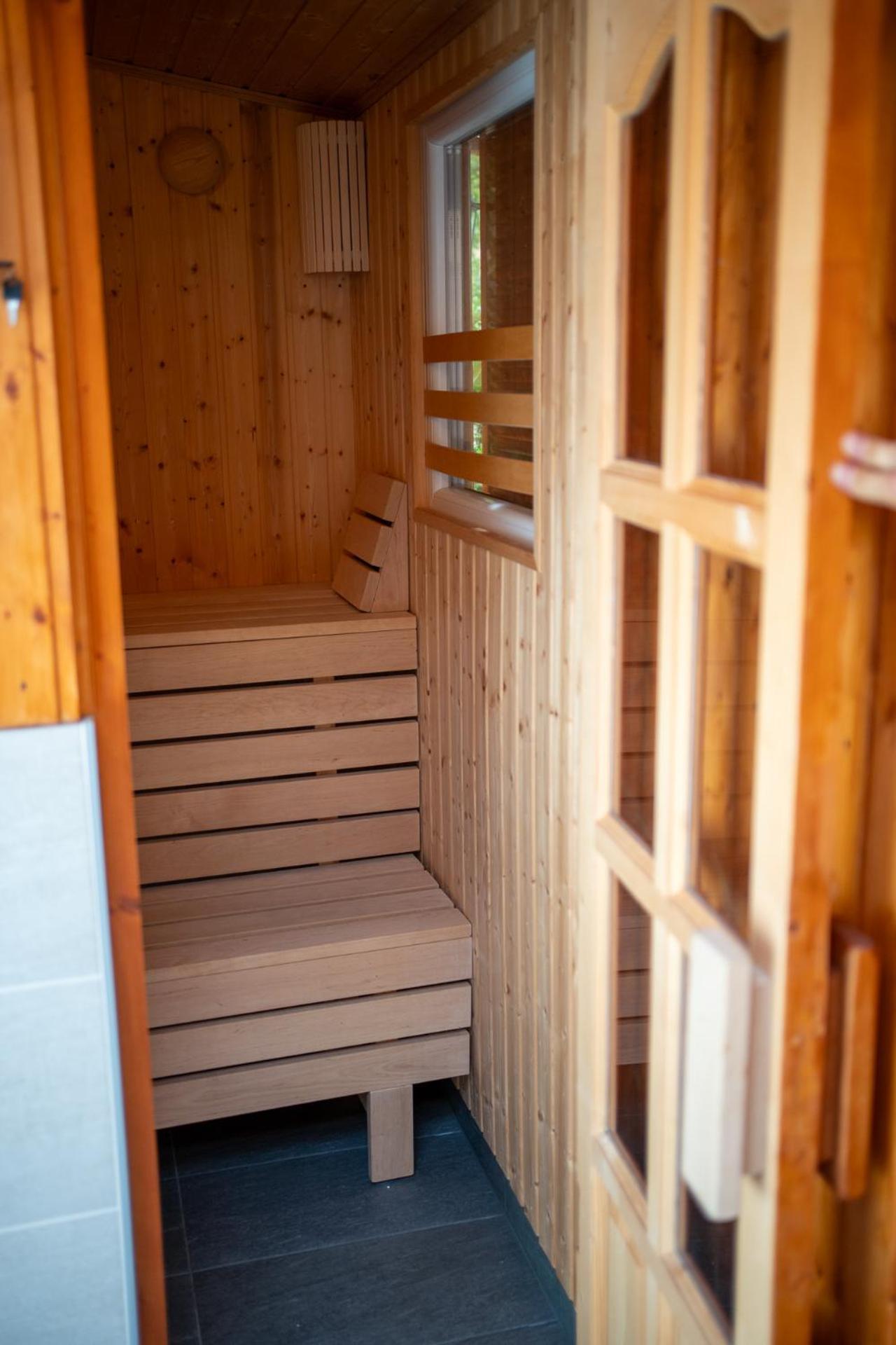 Holiday Apartmanhaz Gyula Dış mekan fotoğraf