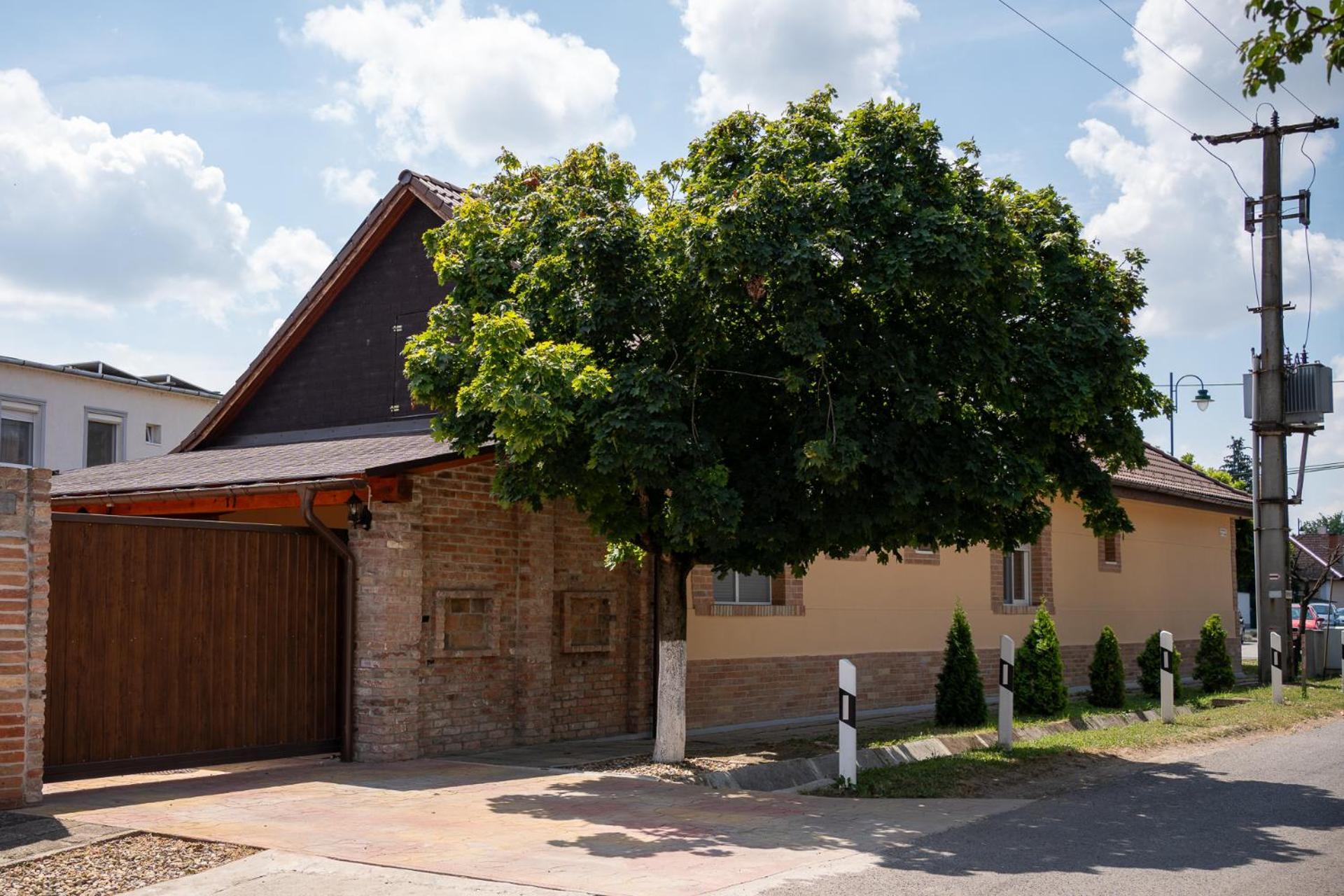 Holiday Apartmanhaz Gyula Dış mekan fotoğraf